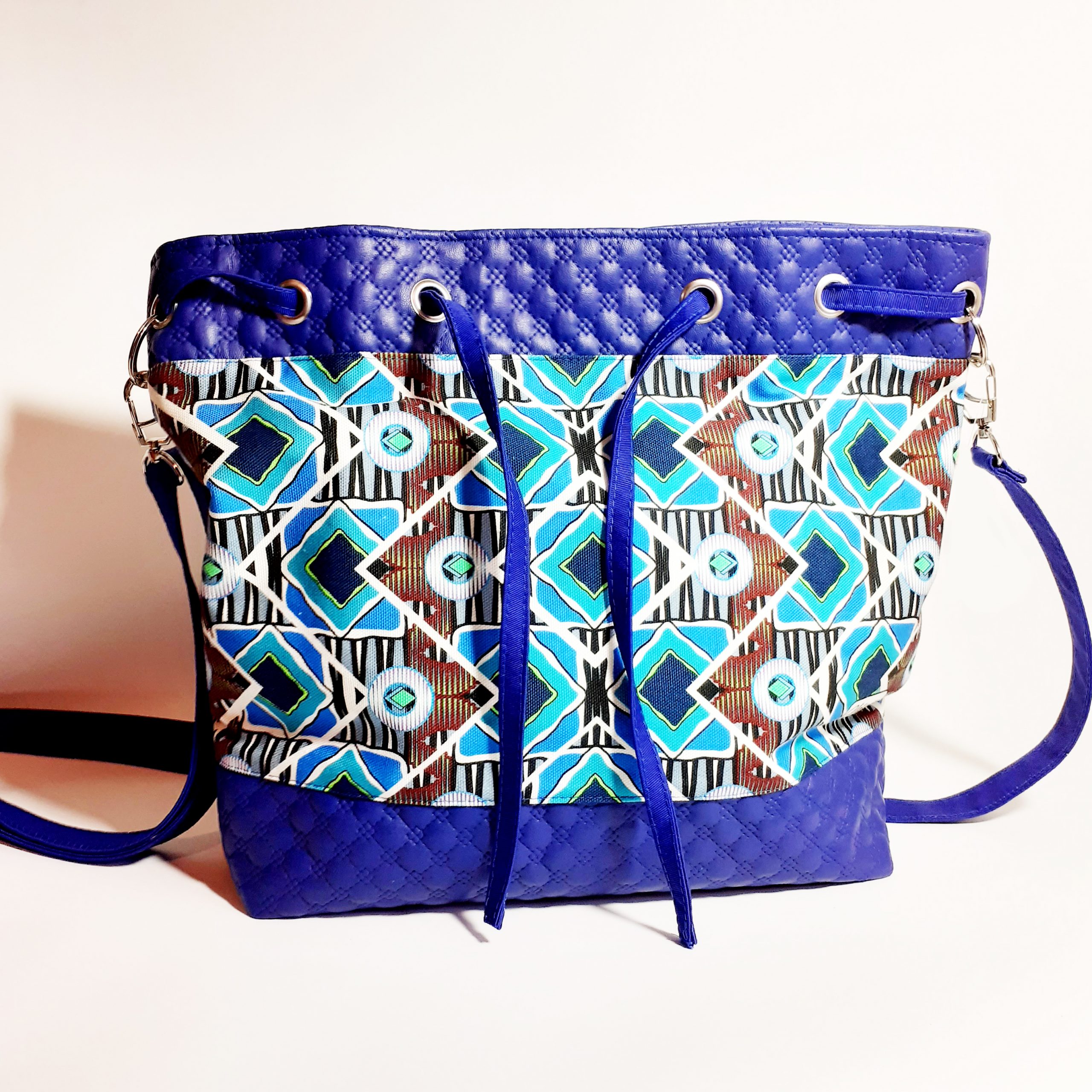 Bucket bag in Praise-Blue – Ndieh's Designs